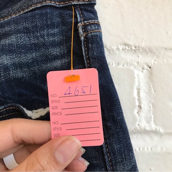 AMERICAN EAGLE OUTFITTERS cuffed blue denim Hi Rise shorts - Picture 3 of 4